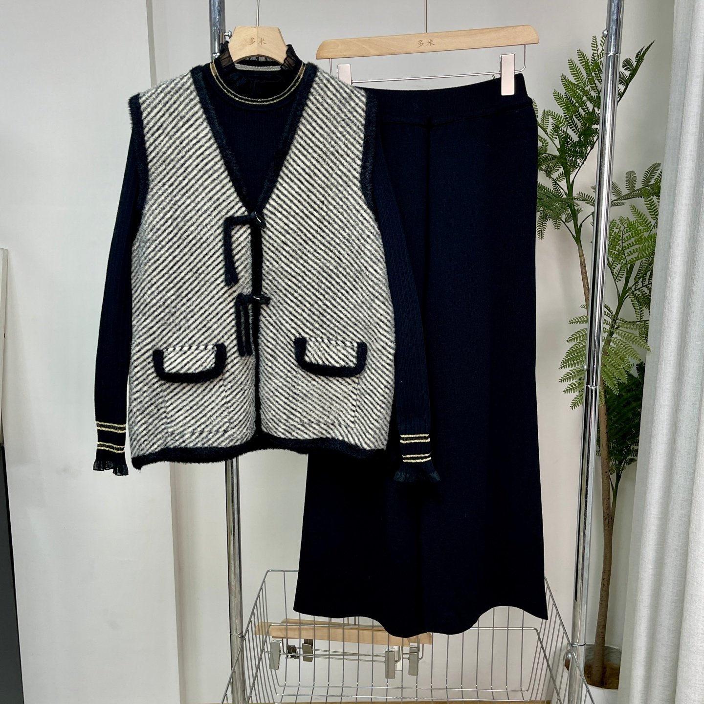 中年妈妈装春秋时尚阔腿裤马甲打底衫套装女百搭中老年洋气三件套,女装/女士精品,中老年女装,淘宝优惠券,粉丝福利购,淘宝优惠卷