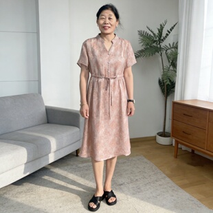 中年妈妈夏装短袖连衣裙2026新款中老年女装夏季收腰洋气高贵裙子