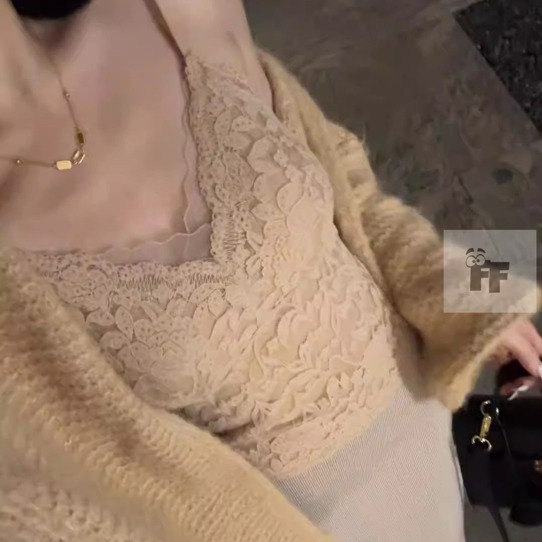 法式绝美高级感卡其色蕾丝吊带背心女内搭加绒修身显瘦性感小上衣