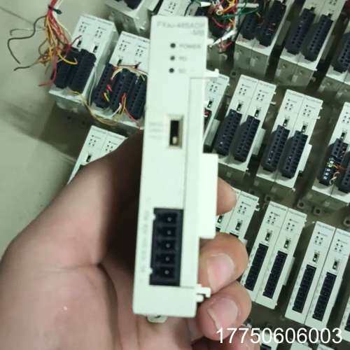 三菱FX3U-485ADP-MB，一个，成色还行，功能包