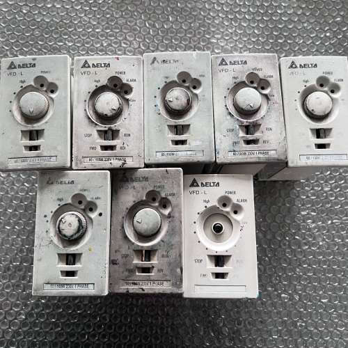 台达变频器VFD001L21A，输入电压200-240V，输