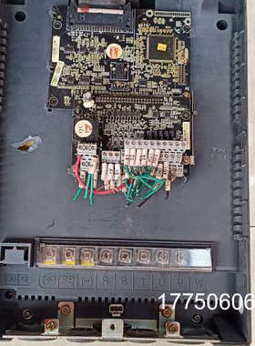 英威腾GD12-015G-4变频器，没有面盖，主板插口处撞到