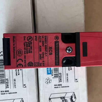 安全限位开关XCSPA592，库存货未使用过，包装破旧
