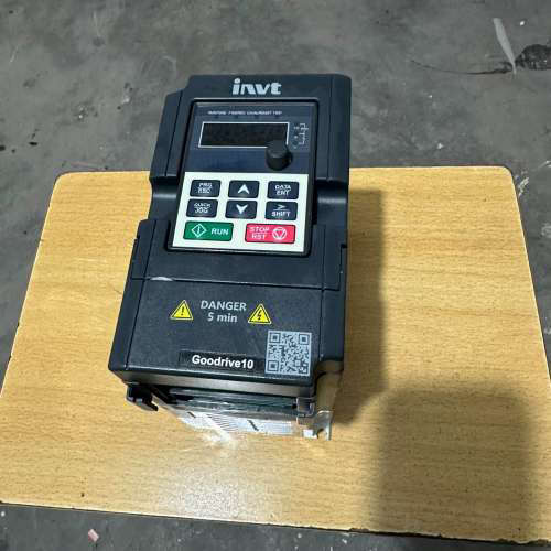 9成新英威腾GD10-0R7G-S2-B变频器0.75KW2