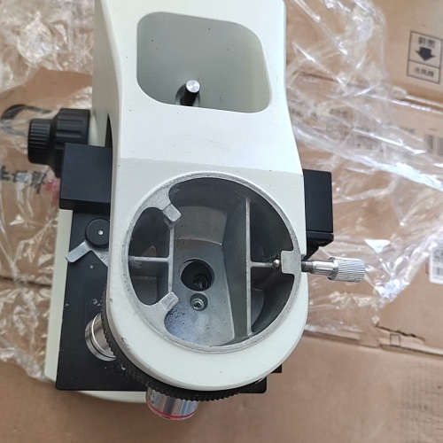 奥林巴斯CX21FS1显微镜，型号CX21，带4x和40x物