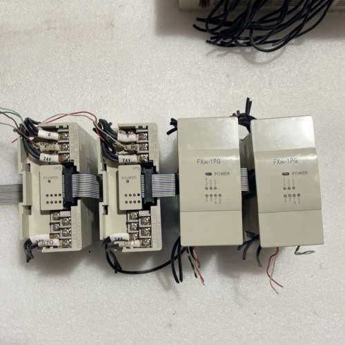 三菱PLC定位模块FX2n-1PG-E三台