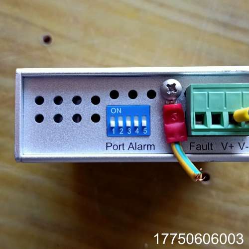 科洛理思交换机 JetNet2005  有一只220，折机