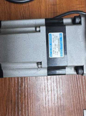 库卡机器人多摩川伺服电机，型号TSM3202S8324E