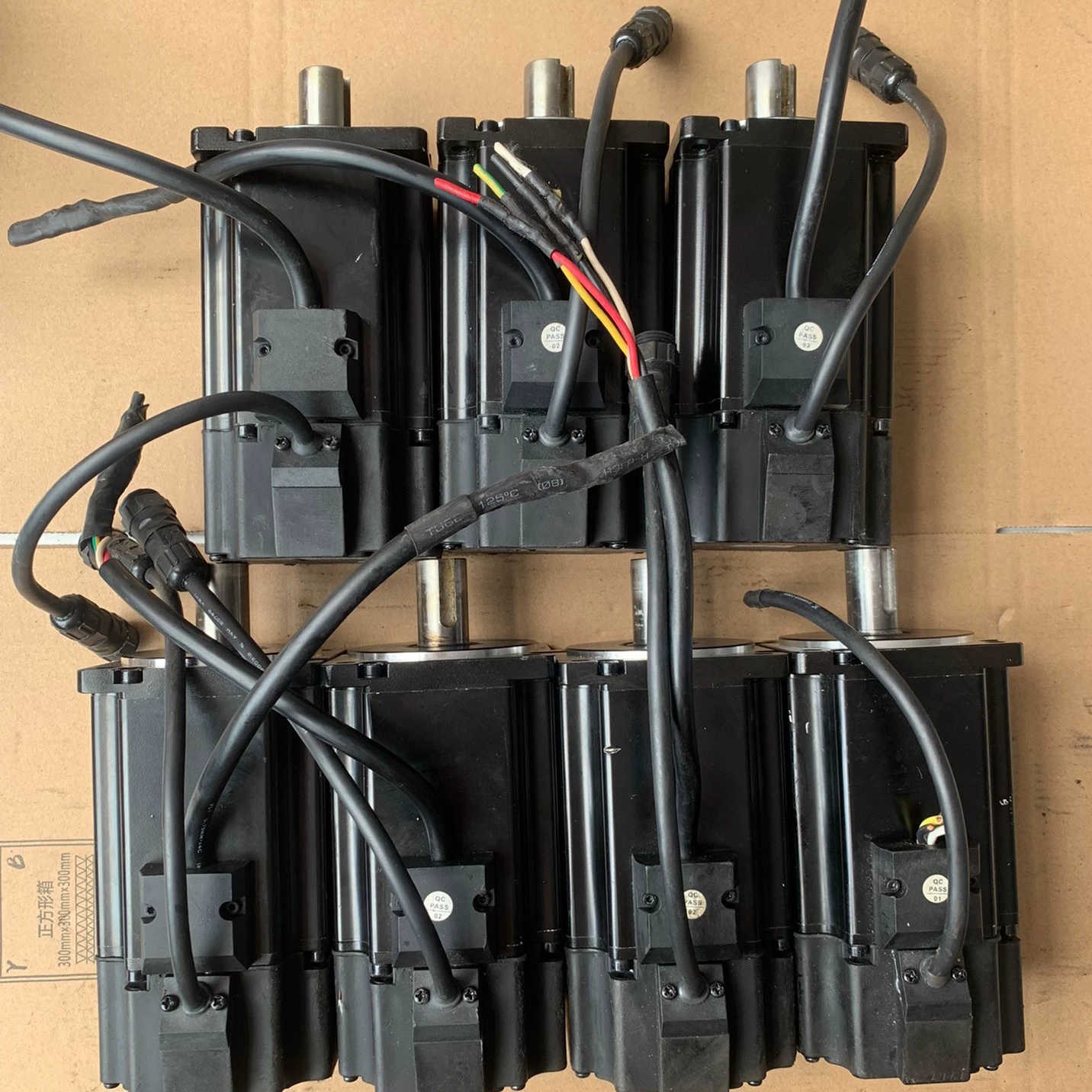 展帆电机750W，型号ZQ5M080-751S30DC1，现