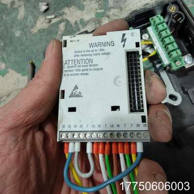 E82ZAFCC001伦茨变频器IO模块，伦茨E82EV E