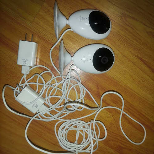 萤石云EZVIZ像头两个，所示实拍，成色不错的，两