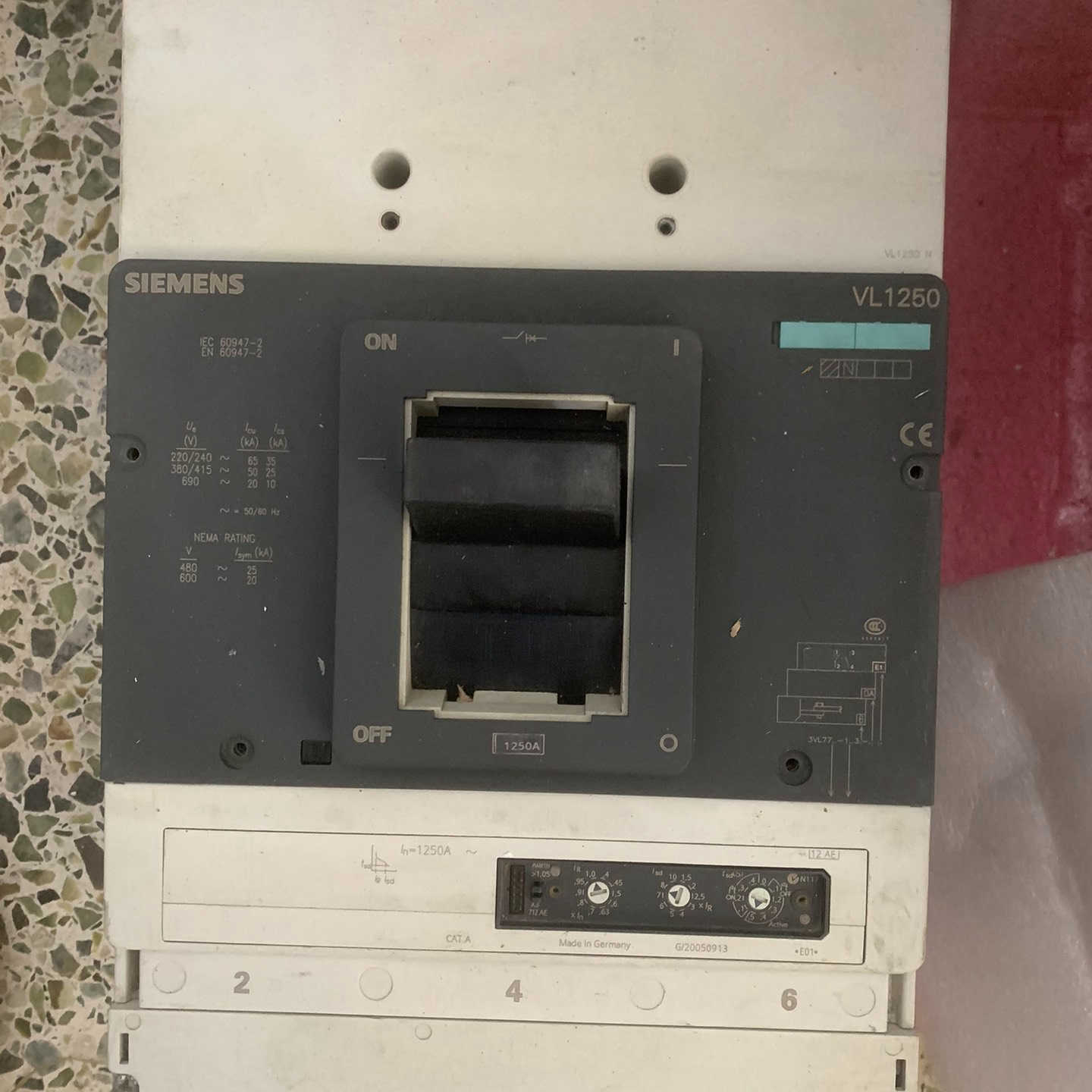断路器VL1250N  3P 1250A 没用过没