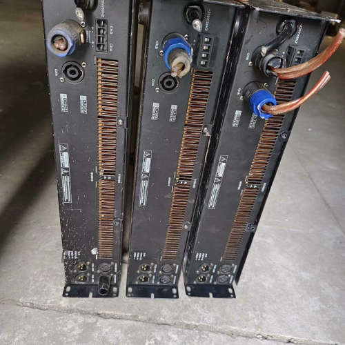 舞台FP3000功放机有3台来，别人不专业里面铜包拆了，