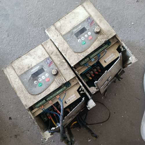 东芝3.7KW变频器，VFS9-4037PL-WN，包好