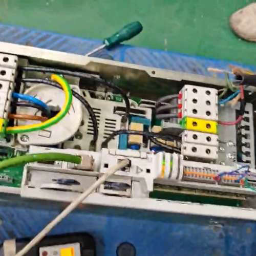 E94ASHE1044伦茨9400伺服驱动器，E94AS