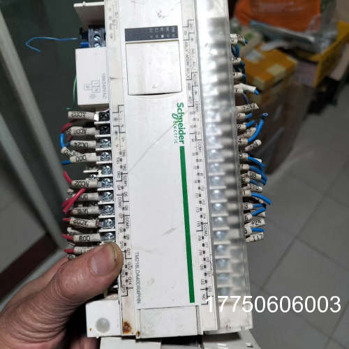 自带模拟量通道TM218LDA40DR4PHN和扩展T