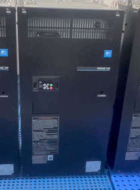 富士变频器，型号FRN0203F2S-4C，90KW/110