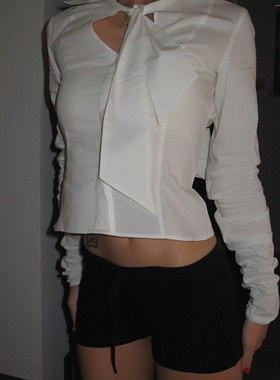 Adorn原创【 西西里女郎】宫廷爵士弹力棉后绑带堆堆袖白色衬衫