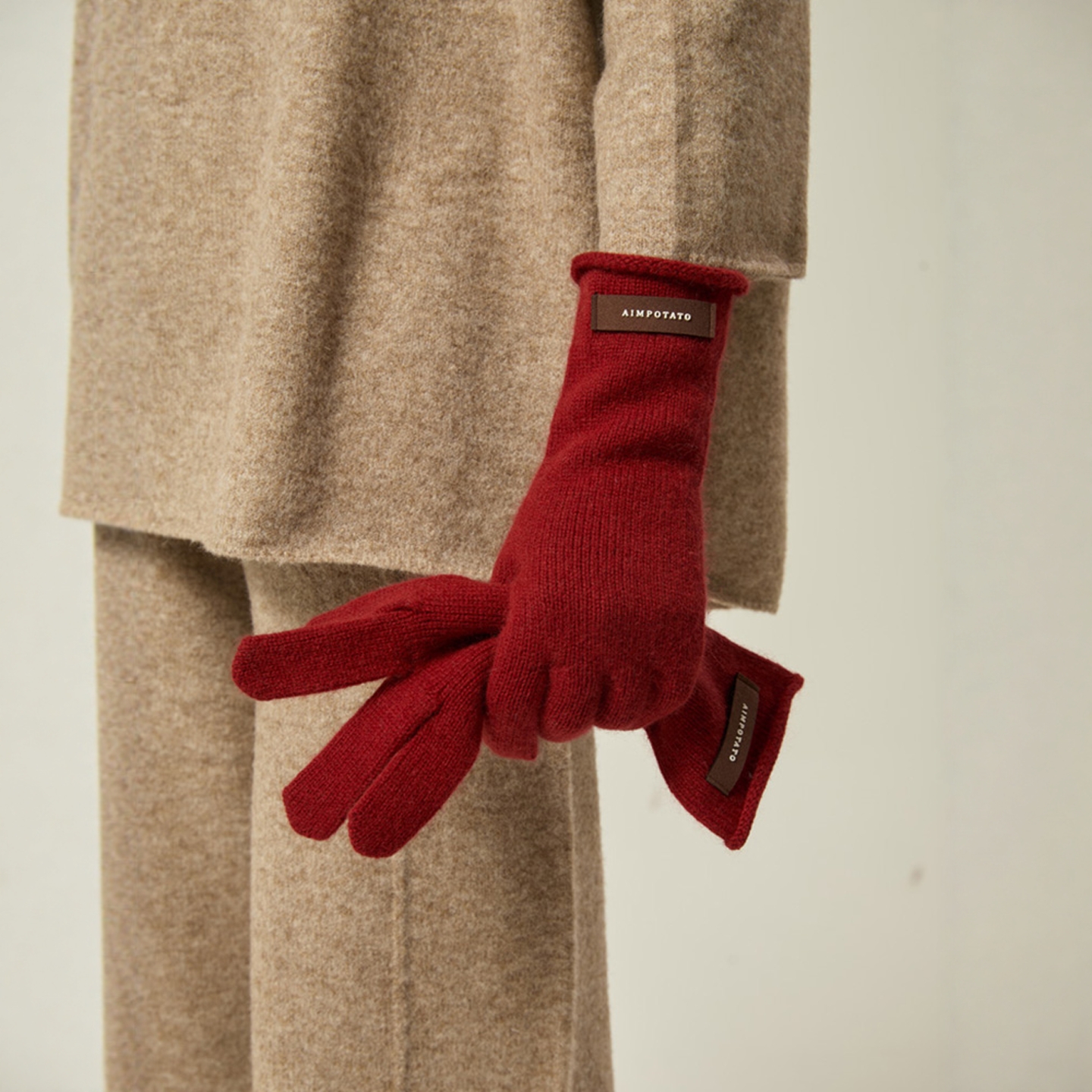 定制款~浣熊绒纯色针织手套女秋冬季保暖防寒露指可触屏安可拉红