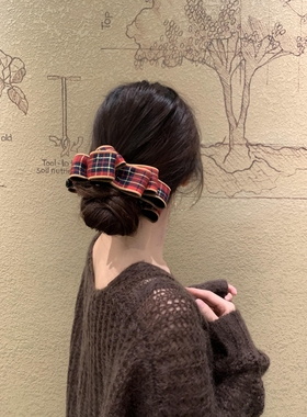 圣诞节出门发型这样扎红色格纹香蕉夹氛围感发夹高端气质2025新款