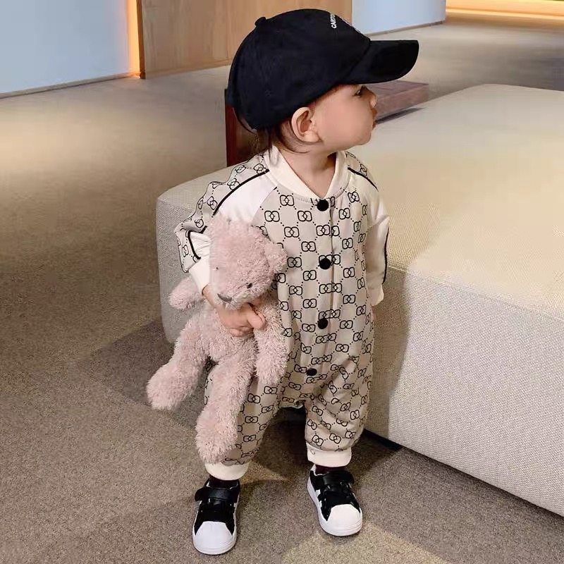 婴儿连体衣服春秋新款新生儿哈衣男女宝宝长袖爬服睡衣时尚外出服