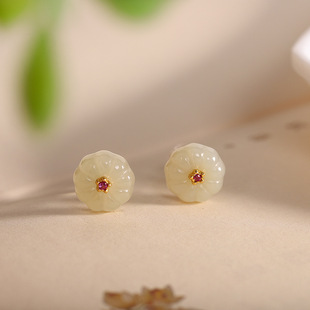 精致简约s925纯银镀金天然和田玉梅花耳钉女复古花朵耳饰气质百搭