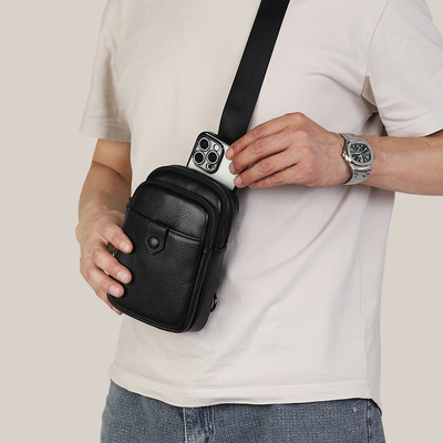 男士胸包真皮单肩斜挎包2025新款高级感男包多功能头层牛皮手机包