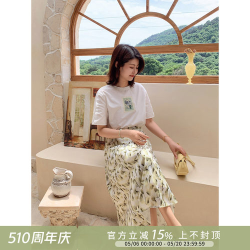 短袖通勤常规印花棉女性T恤
