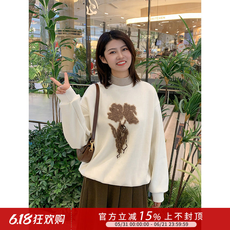 【2.8 6折福利款】复古宽松设计植绒玫瑰花刺绣半高领加绒卫衣女