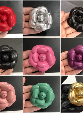 全6.1cm王一博同款类型金色皮面山茶花胸针高端超定型胸花小香花