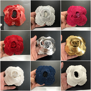 9.5cm杨树林高端镜面花朵山茶花带脖子项链款皮双面胸针款发夹款