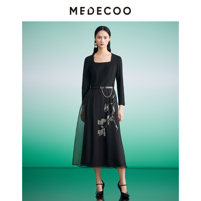 墨蒂珂简约A字方领印花连衣裙