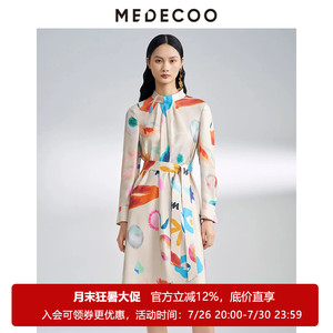 MEDECOO/墨蒂珂2026春季新款收腰系带印花真丝长袖连衣裙MIC90411