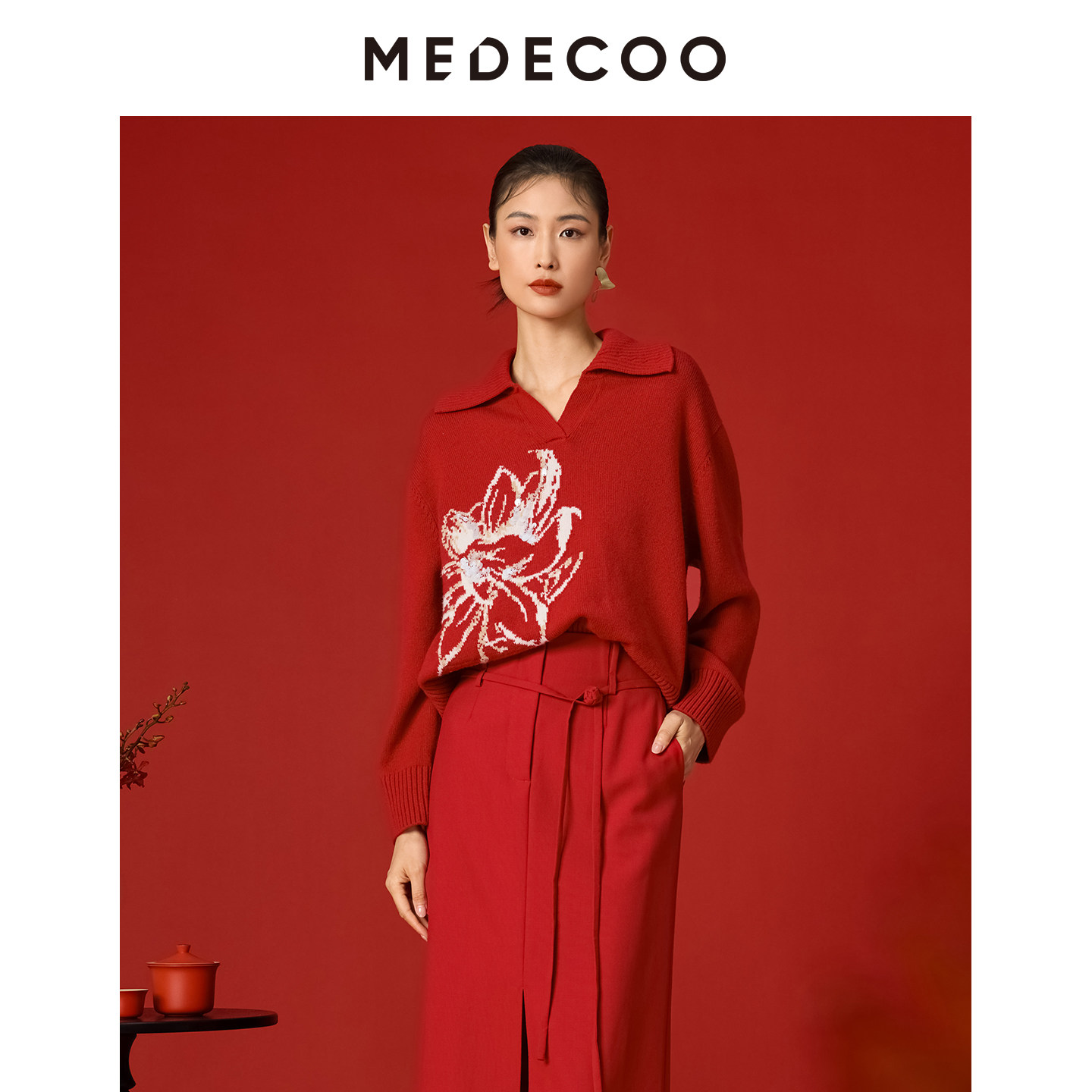 MEDECOO/墨蒂珂2025冬季新款  落肩长袖翻领羊毛针织衫女MJD40336,女装/女士精品,毛针织衫,淘宝优惠券,粉丝福利购,淘宝优惠卷