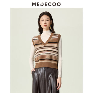 MEDECOO/墨蒂珂2025秋冬新款女装条纹休闲V领马甲针织衫MJD40101
