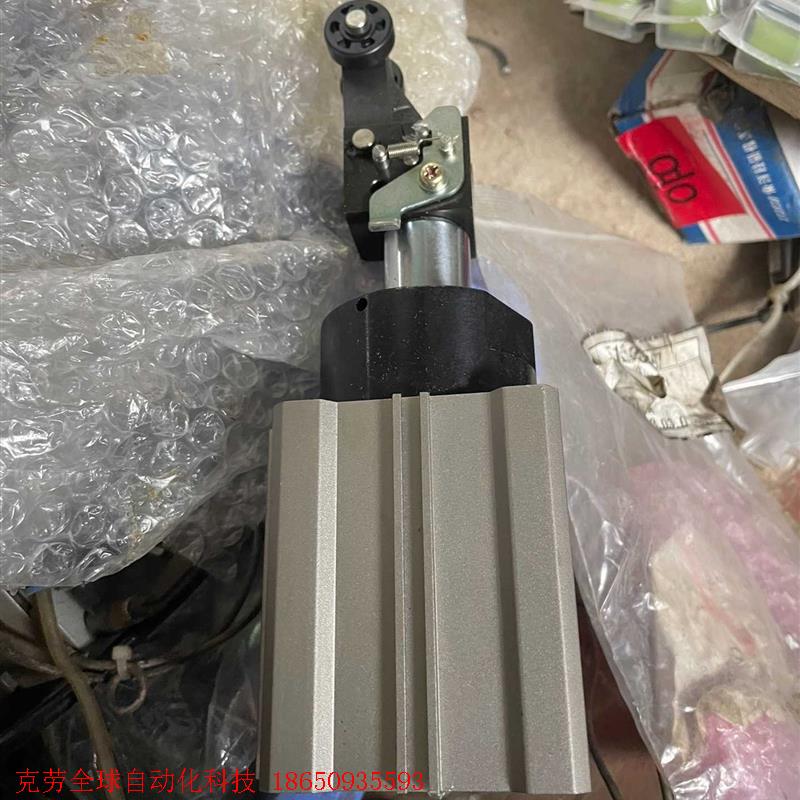 全新SMC RSQA50-25BD阻挡气缸。全新的