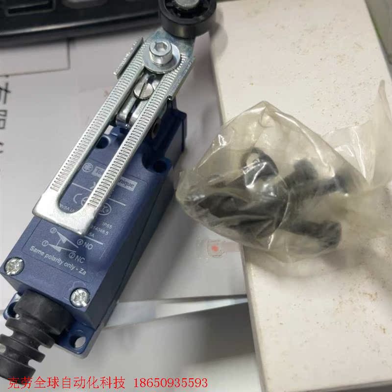 施耐德XCE145行程开关