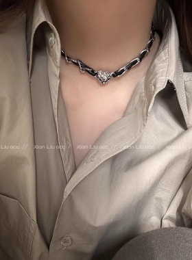 甜酷爱心choker黑色链条项圈女2023新款爆款锁骨链设计感高级颈链