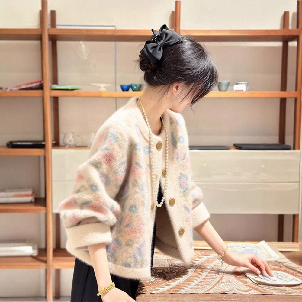 现货 独特高端新中式国风开衫毛衣外套女2025秋新款宽松针织上衣,女装/女士精品,常规大码外套,淘宝优惠券,粉丝福利购,淘宝优惠卷