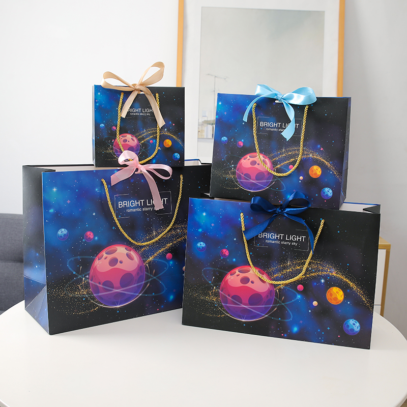 儿童节礼物袋 梦幻星空手提袋 儿童礼品袋 卡通纸袋 幼儿园回礼袋