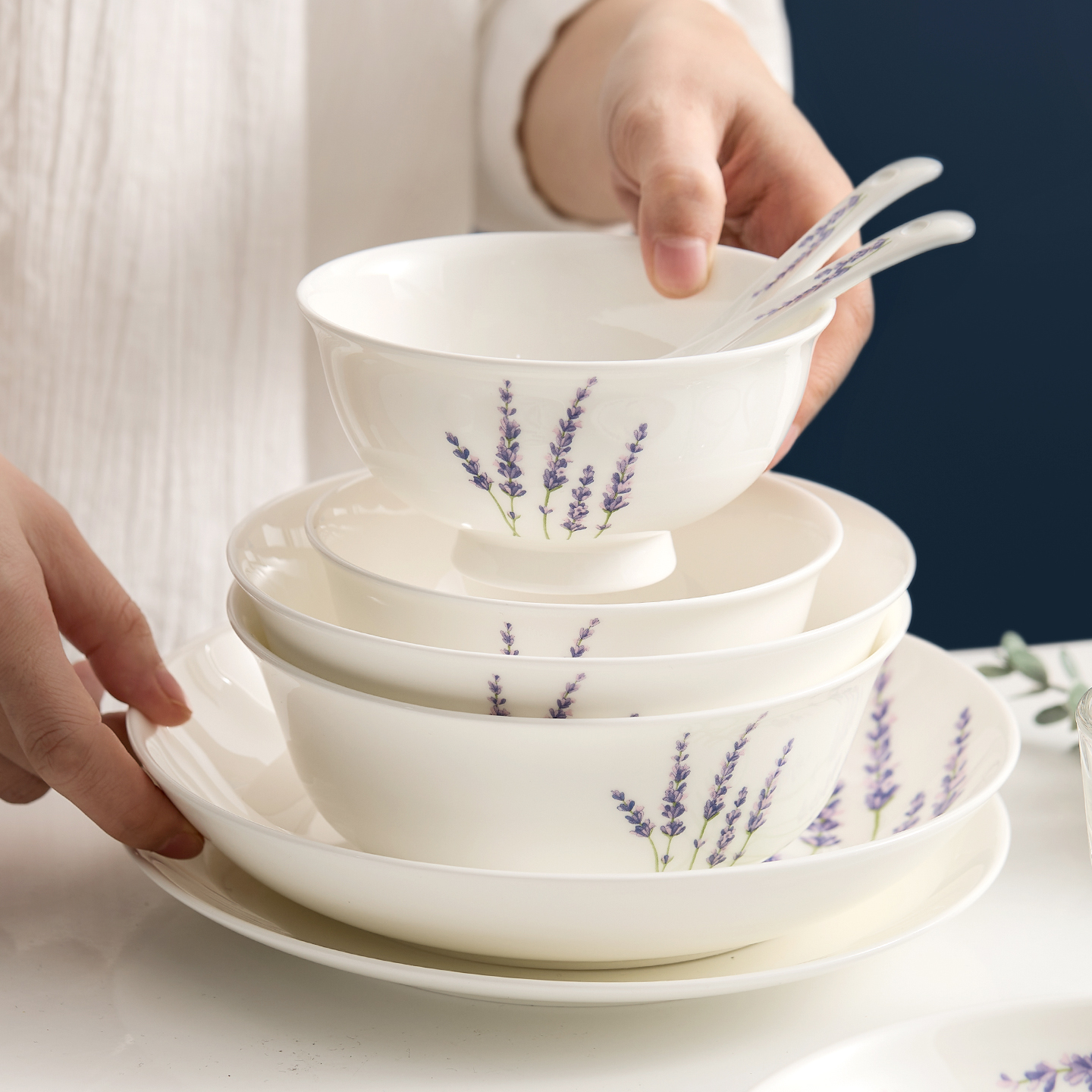 新款骨瓷碗盘家用米饭碗