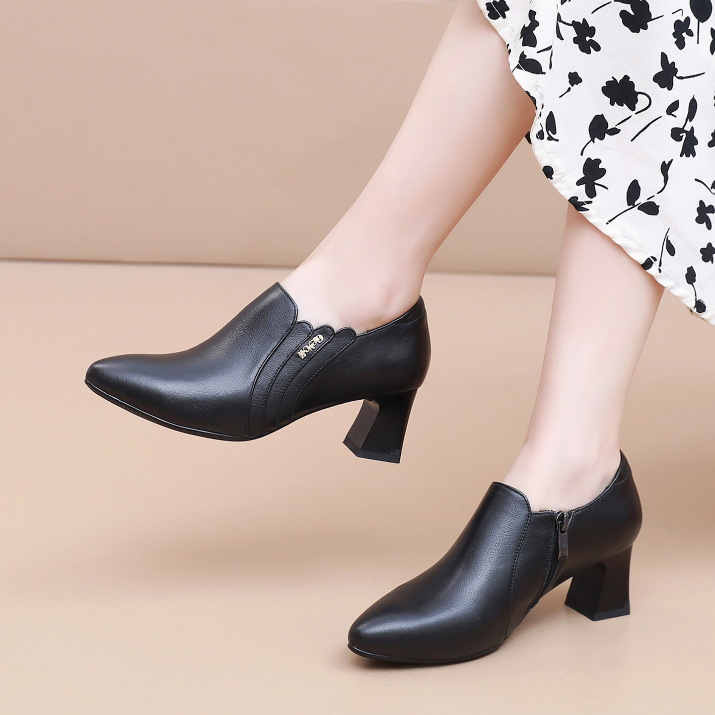 真皮尖头深口单鞋女2025新款春秋黑色皮鞋气质工作鞋中粗跟妈妈鞋,女鞋,深口单鞋,淘宝优惠券,粉丝福利购,淘宝优惠卷