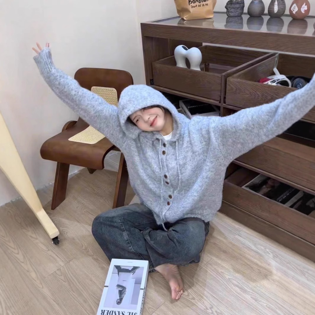 奶呼呼软糯连帽毛衣针织开衫外套女秋冬2025新款慵懒风高级感上衣