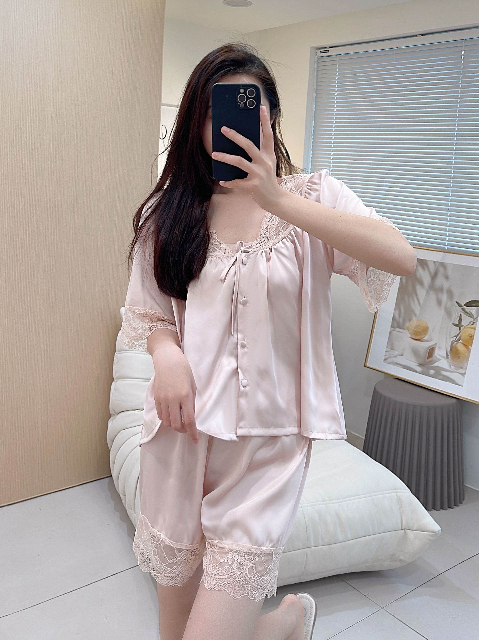 GENTLENESS THAT HAS NOWHERE TO PUT VIRRI CIAGA  2023 SUMMER THIN LACE SHORTS SHORTS SILK PAJAMAS WOMEN