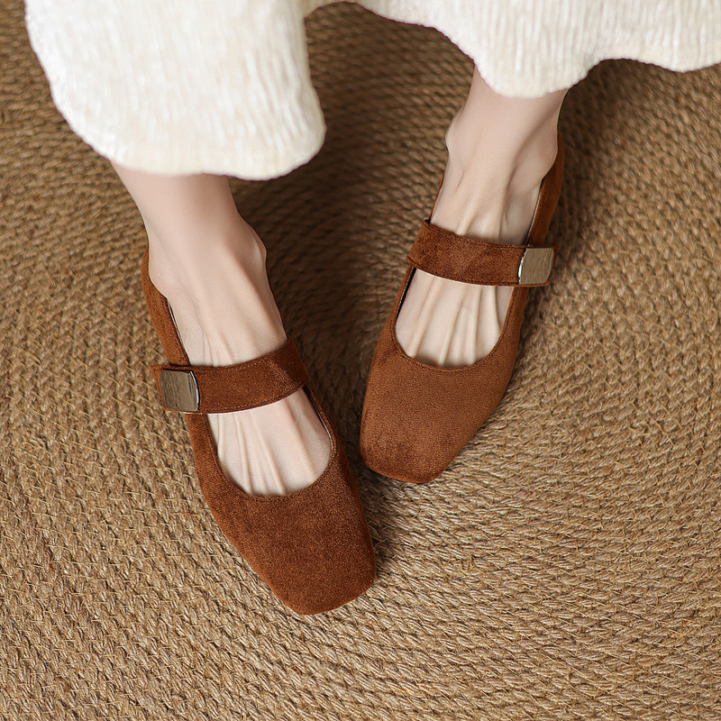 方头浅口一字扣带玛丽珍单鞋女