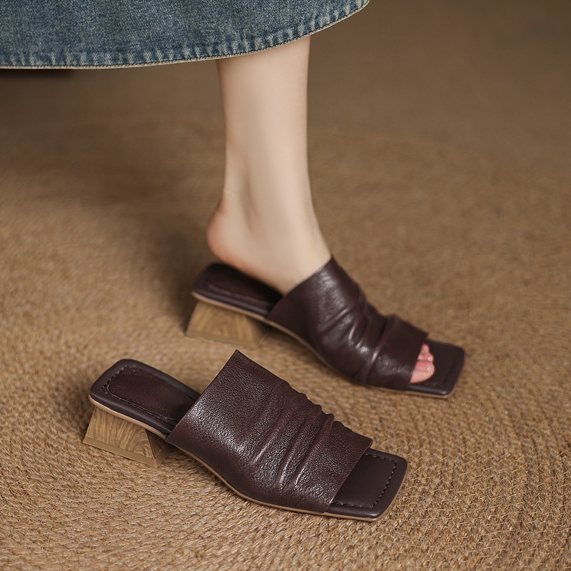 粗中跟露趾一字带外穿凉拖鞋女