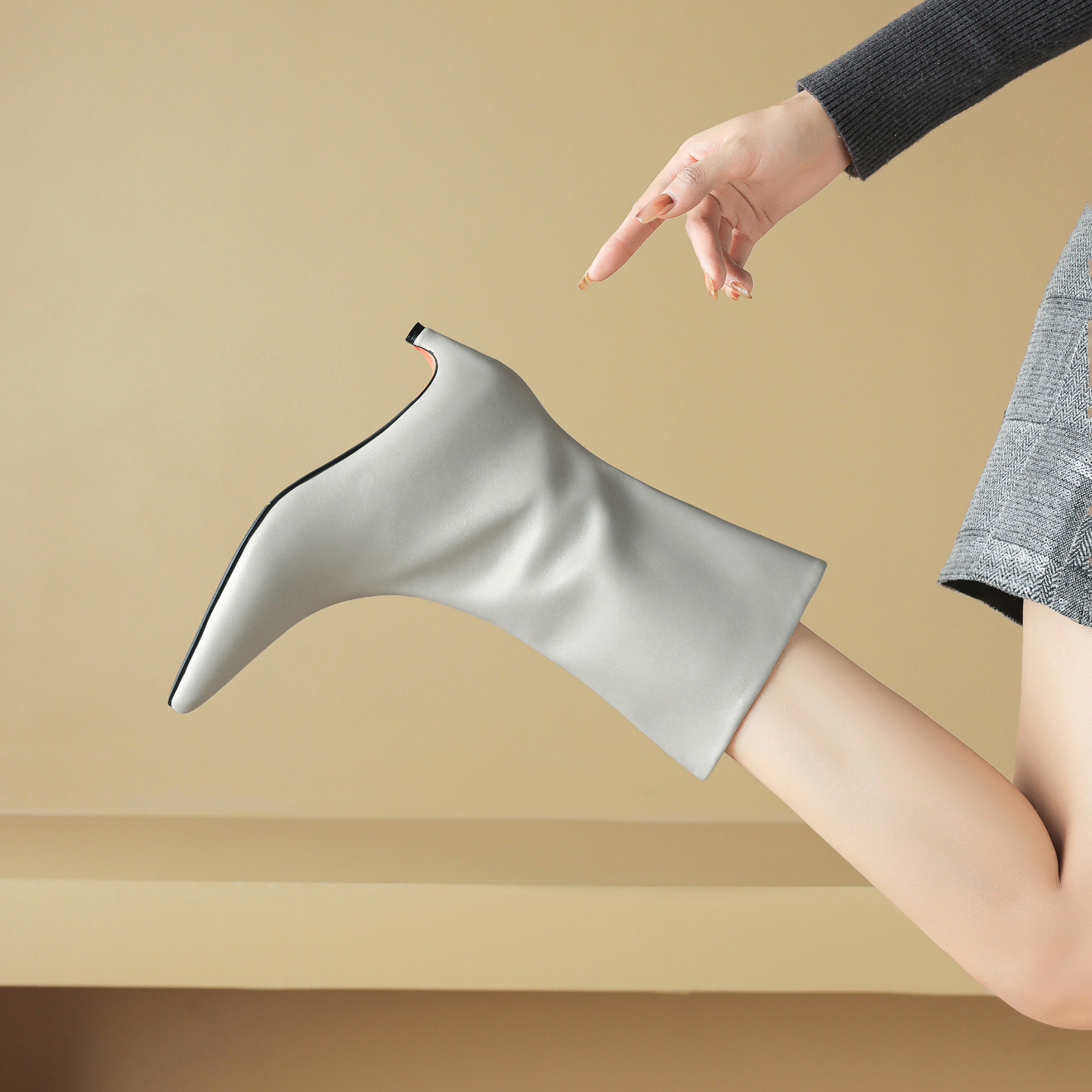 秋冬细高跟宽中筒大码单靴41-43