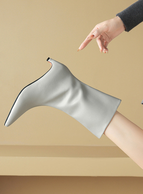 ladyblack真皮猫跟尖头显瘦短靴女秋冬细高跟宽中筒大码单靴41-43