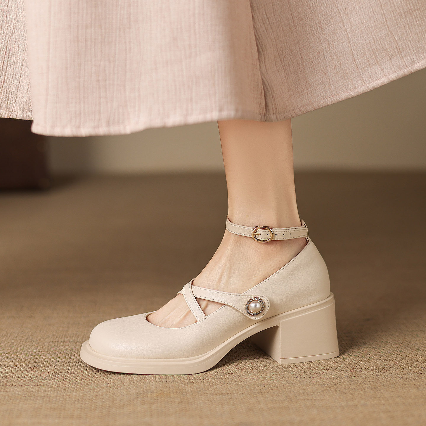 ladyblack法式交叉搭扣玛丽珍鞋女厚底粗高跟温柔风大码单鞋41-43,女鞋,玛丽珍鞋,淘宝优惠券,粉丝福利购,淘宝优惠卷