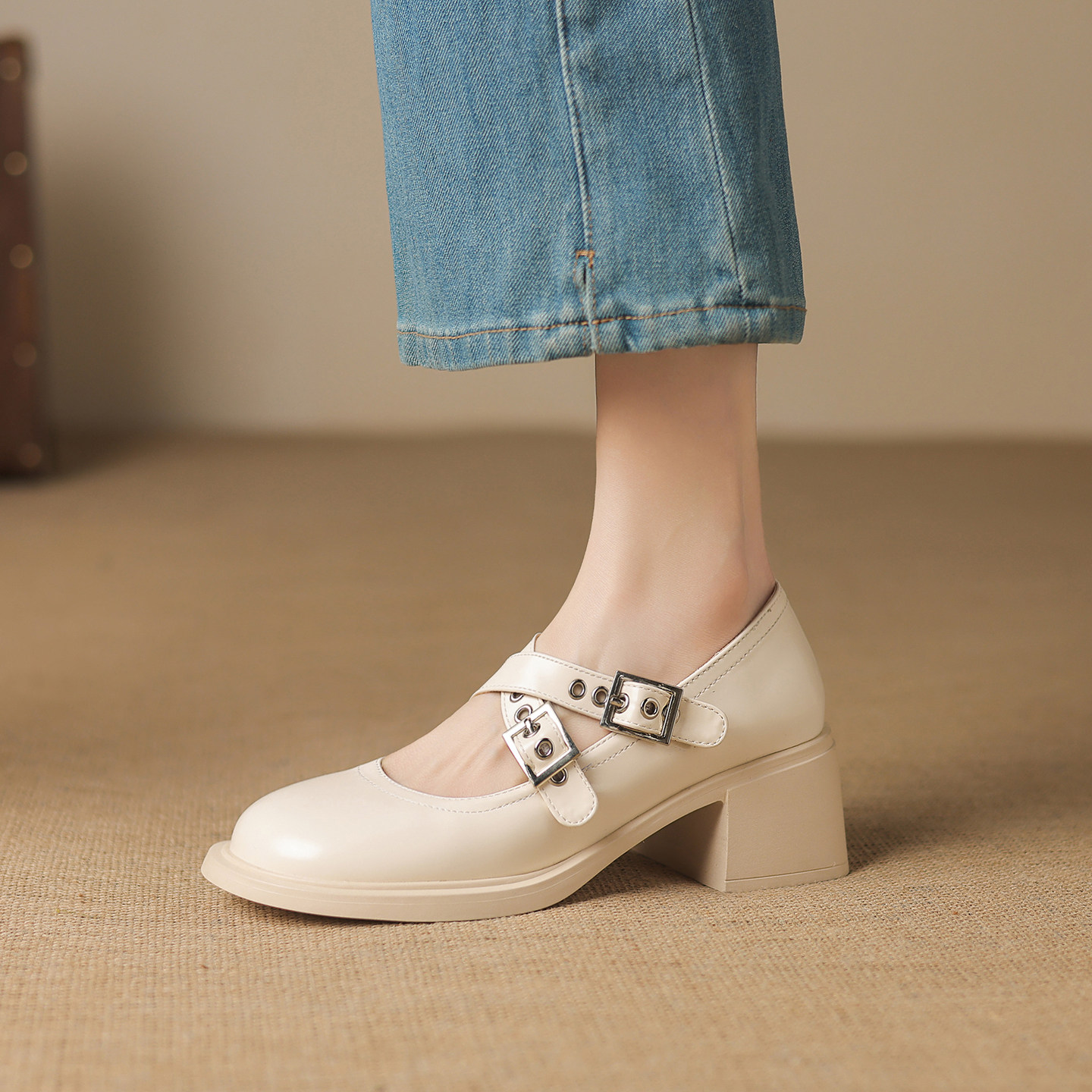 ladyblack复古交叉扣带玛丽珍鞋女粗高跟浅口单鞋大码小皮鞋41-43,女鞋,玛丽珍鞋,淘宝优惠券,粉丝福利购,淘宝优惠卷